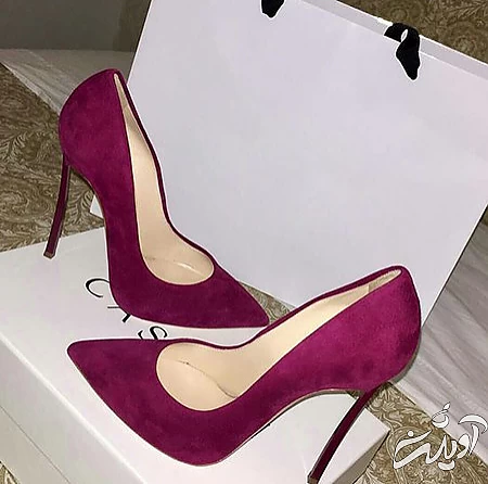 کفش های رنگ ویوا مگنتو کفش های رنگ سال 2023-1402, انواع کفش های سال 2023, کفش های رنگ مد سال 2023 به رنگ ویوا مگنتو